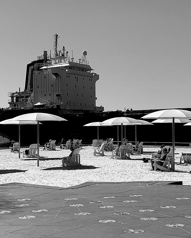 Sugar Beach, Toronto, the meet point